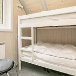 8 Person In Блаванн